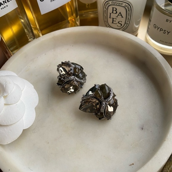 Alexis Bittar liver tone crystal clip on earrings - Picture 15 of 16